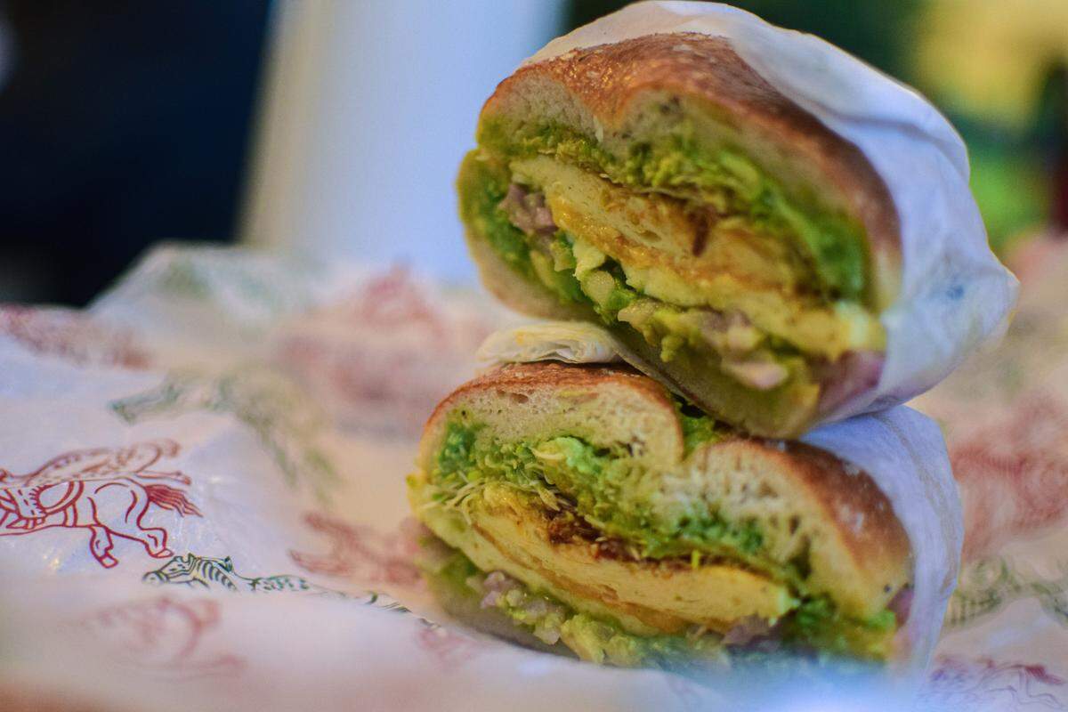 Howdy Bagel opened in South Tacoma to much fanfare in Summer 2023, but owners Daniel Blagovich and Jake Carter with their team deliver in the likes of this Avo Boast on a rosemary salt bagel.