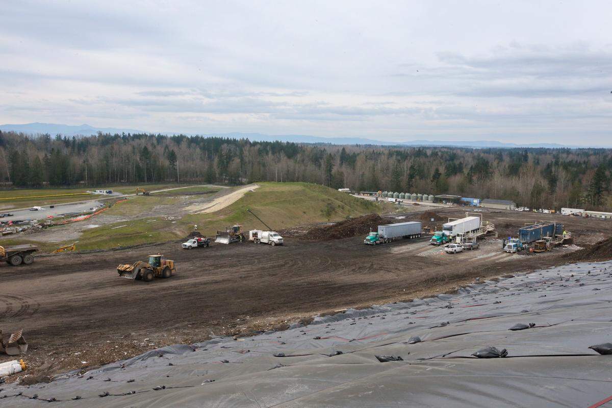 Some residents that live near the LRI Landfill at 30919 Meridian Ave. E. have complained about the odor coming from it. According to Waste Connections spokesperson Rick Vahl, the Hidden Valley compost facility, which is located at 17925 Meridian Ave. E., has not be responsible for the smell.