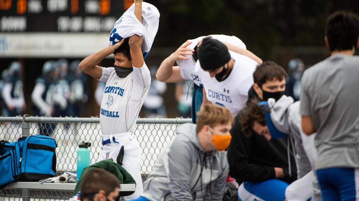 What’s high school football look like during a pandemic? Gig Harbor, Curtis offer first glimpse