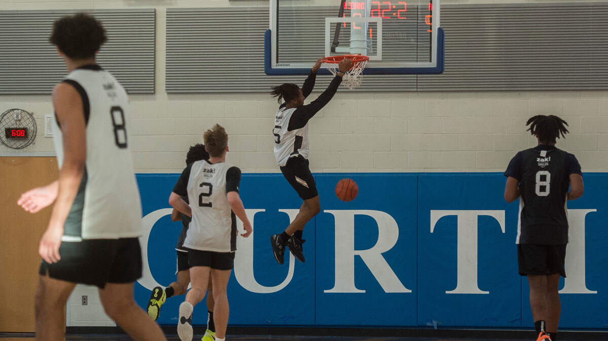 Federal Way’s Vaughn Weems throws down a breakaway dunk during the Class 4A vs. Class 3A game at the WIBCA All-Star Weekend on Saturday, March 18, 2023 at Curtis High School in University Place, Wash.