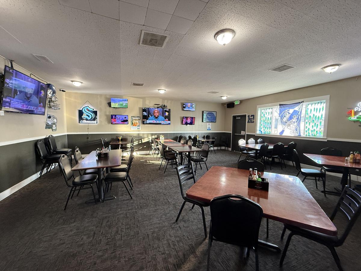 Foley’s on the Green will offer various game day mixed drinks on Sunday.