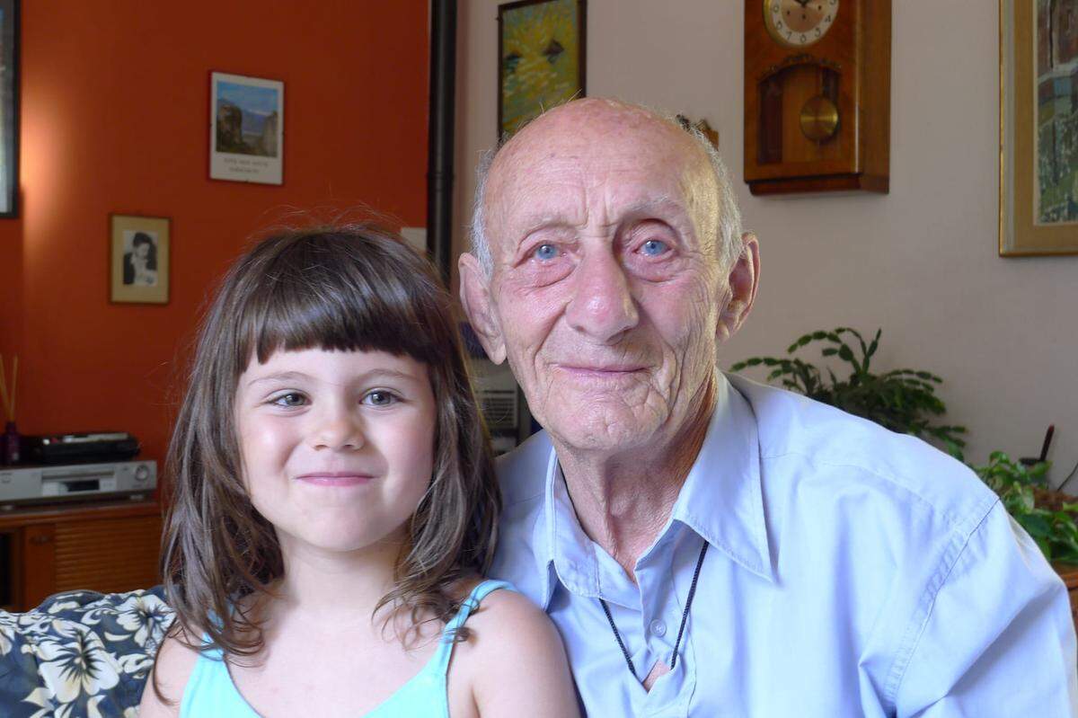 Aldo Arrighi with a granddaughter.