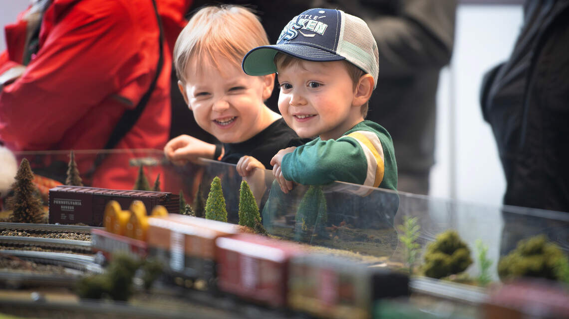 Model train show draws fans of all ages to downtown Tacoma, and you can still go