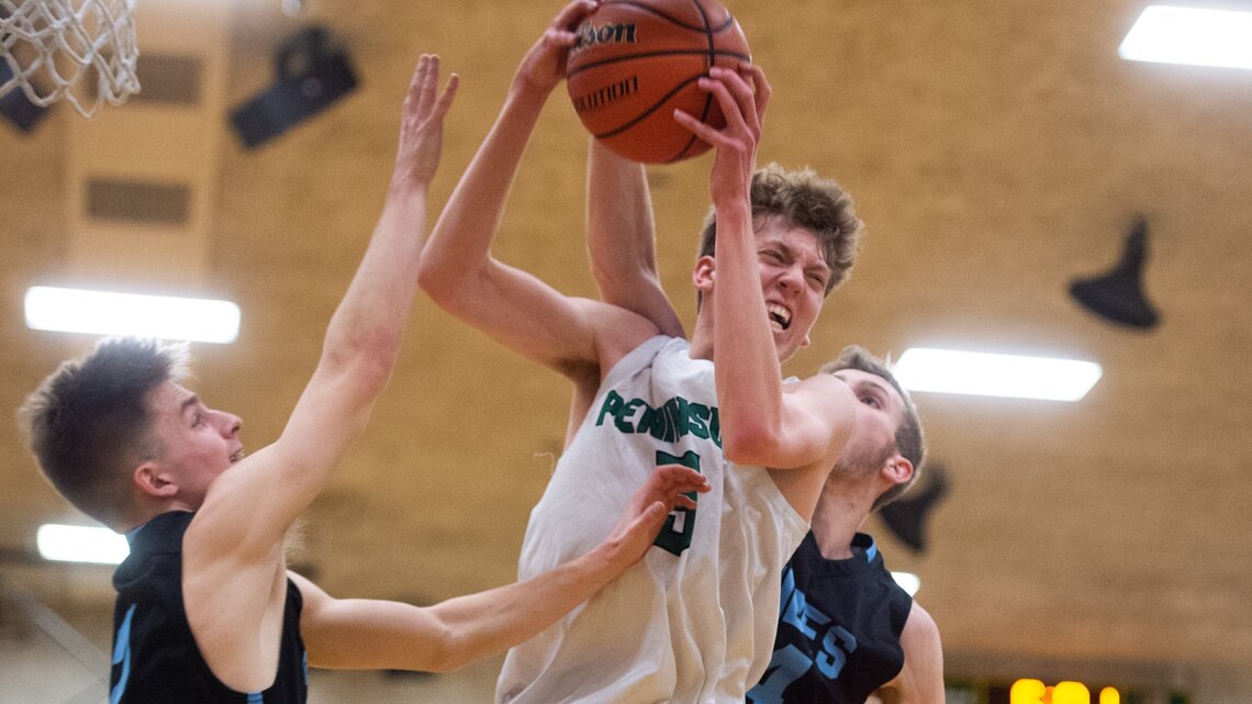 Peninsula seniors Kaleb Lichau, Roman Bockhorn lead Seahawks’ season turnaround 