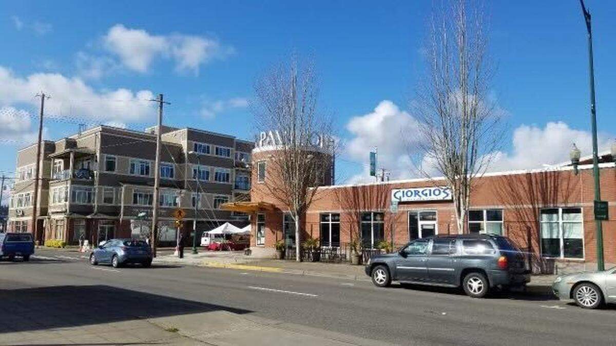 Giorgio’s Greek Cafe & Pizzeria at 328 S Meridian in Puyallup has been serving the community for 10 years.