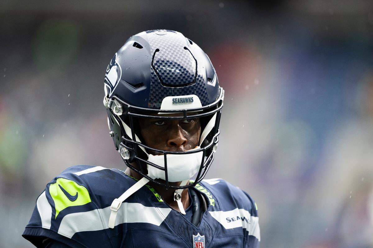 Seattle Seahawks quarterback Geno Smith (7) warms up before the game against the Buffalo Bills at Lumen Field, on Sunday, Oct. 27, 2024 in Seattle, Wash.