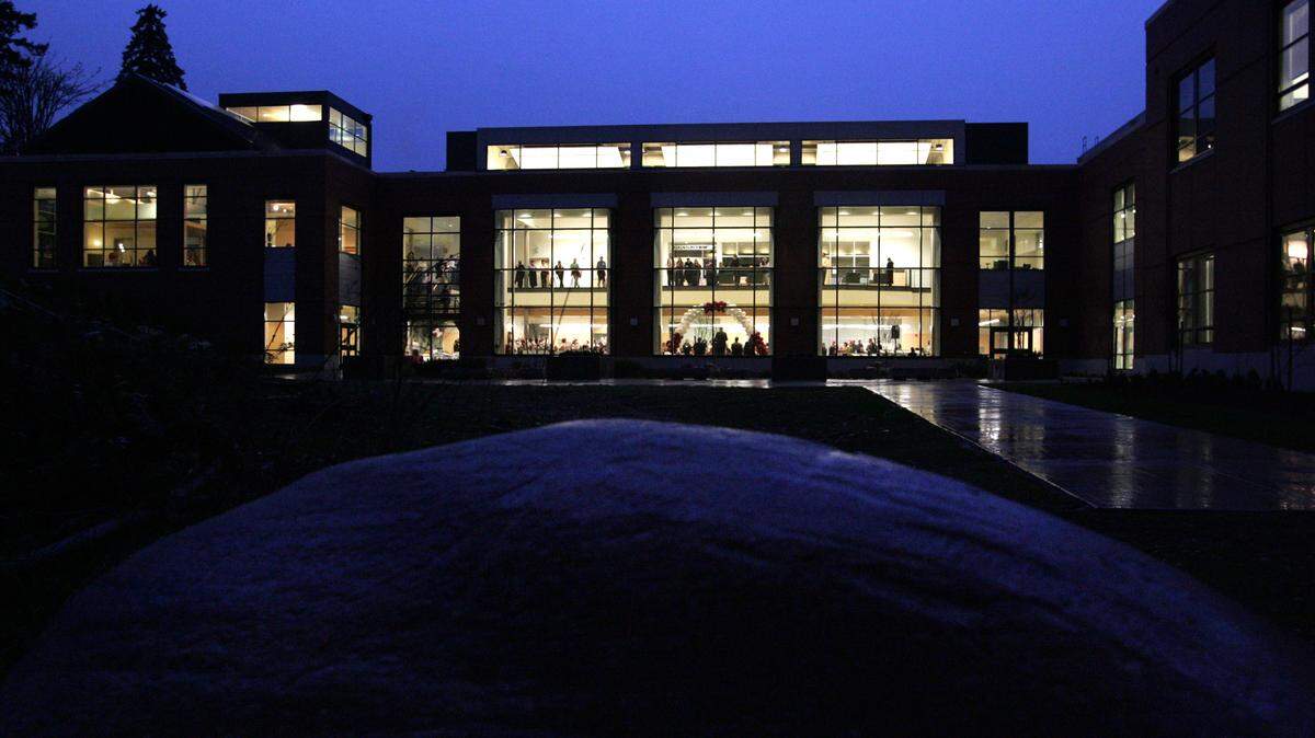 The new 60,000 square foot college center building at the Pierce College Puyallup campus offers classrooms, a cafeteria, student lounge, computer labs and a book store. (Janet Jensen/The News Tribune)