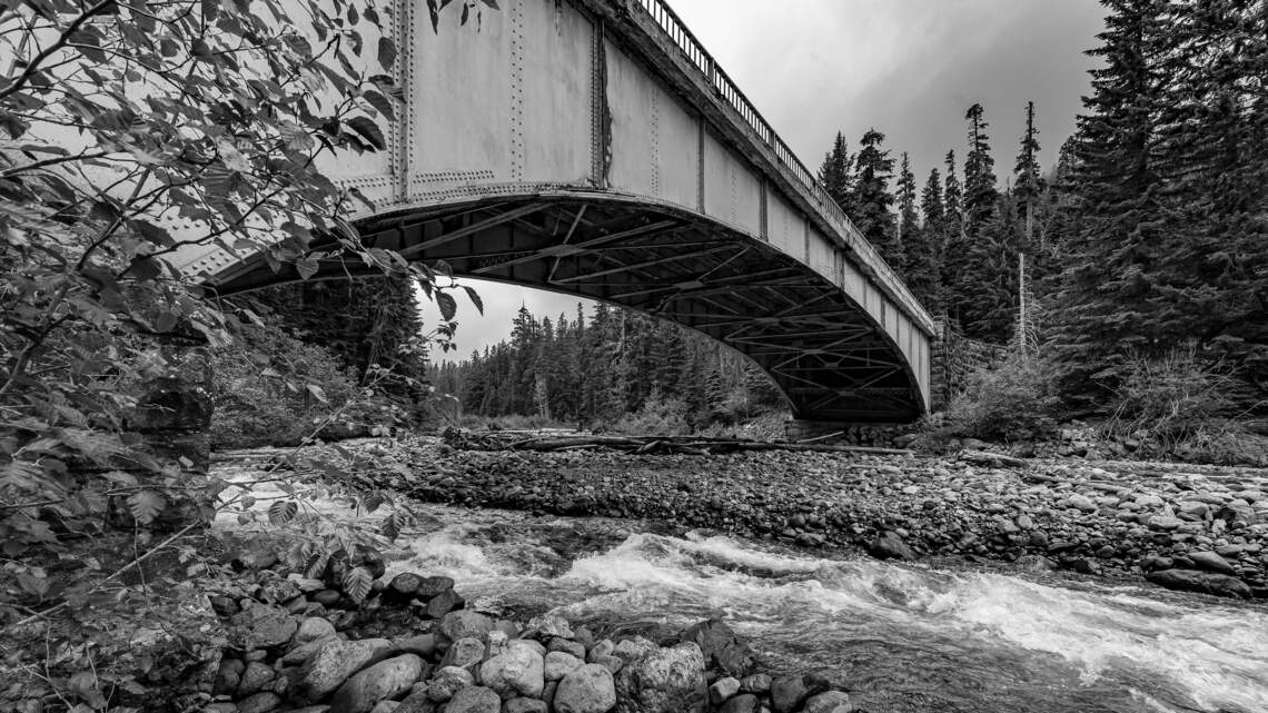 Popular trailhead closed as Mount Rainier begins bridge construction project