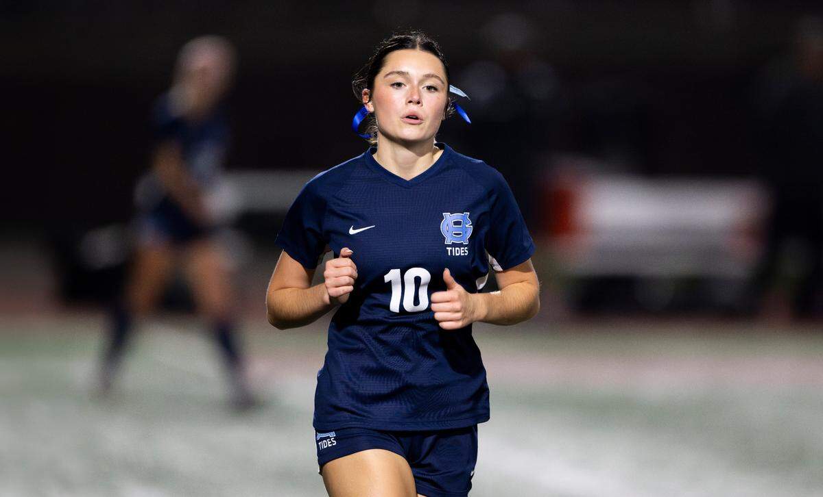 Gig Harbor’s Karin Heikkila (10) jogs towards the play during the first half of the Class 3A district 3/4 girls soccer championship against Peninsula at Mount Tahoma High School on Thursday, Nov. 7, 2024 in Tacoma, Wash.