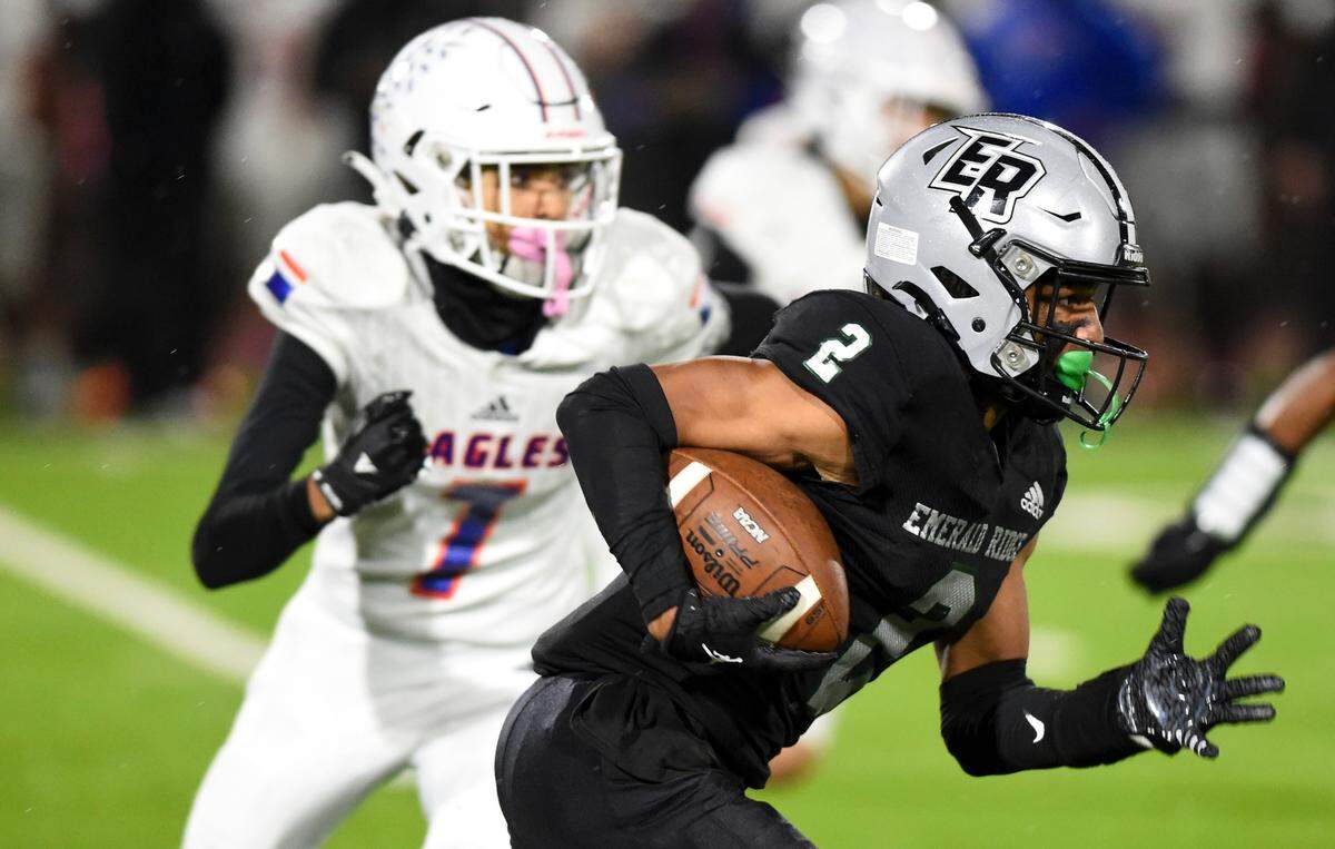 Emerald Ridge’s Kajon Babcock (2) runs in a touchdown after a reception against Graham-Kapowsin during the first half of the game at Sparks Stadium, Saturday, Oct. 21, 2023, in Puyallup, Wash.
