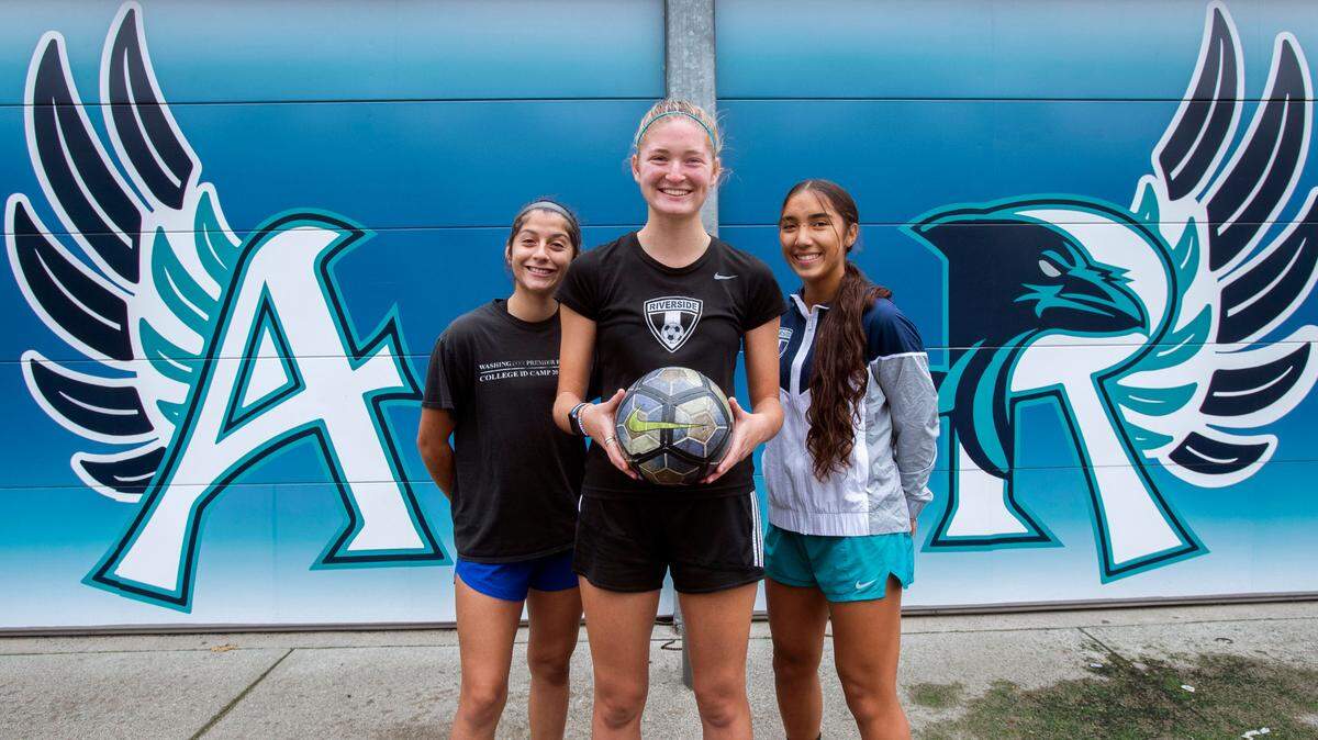 Three valuable contributors to Auburn Riverside’s run of success are forwards Kiana Gutierrez, left. and Samiah Shell, right, and center McKenzie Emmons. Photo taken in Auburn on Monday, Sept. 27, 2021.