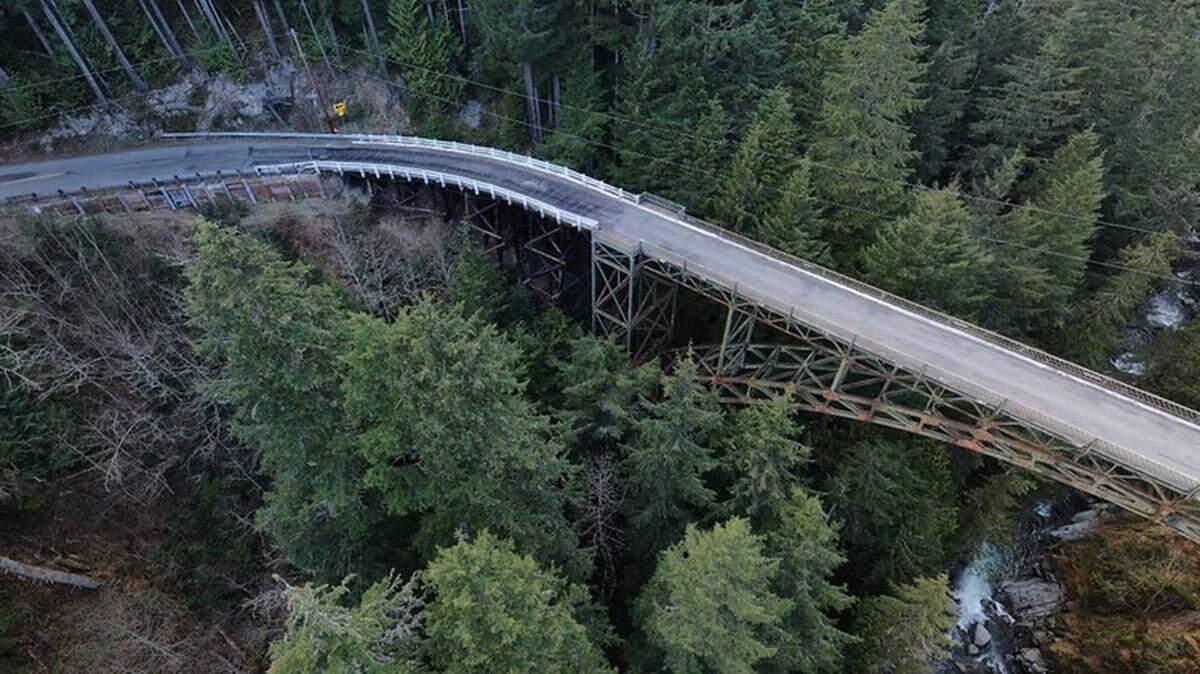 This key bridge to Mount Rainier closed forever. Will WSDOT build a new one?