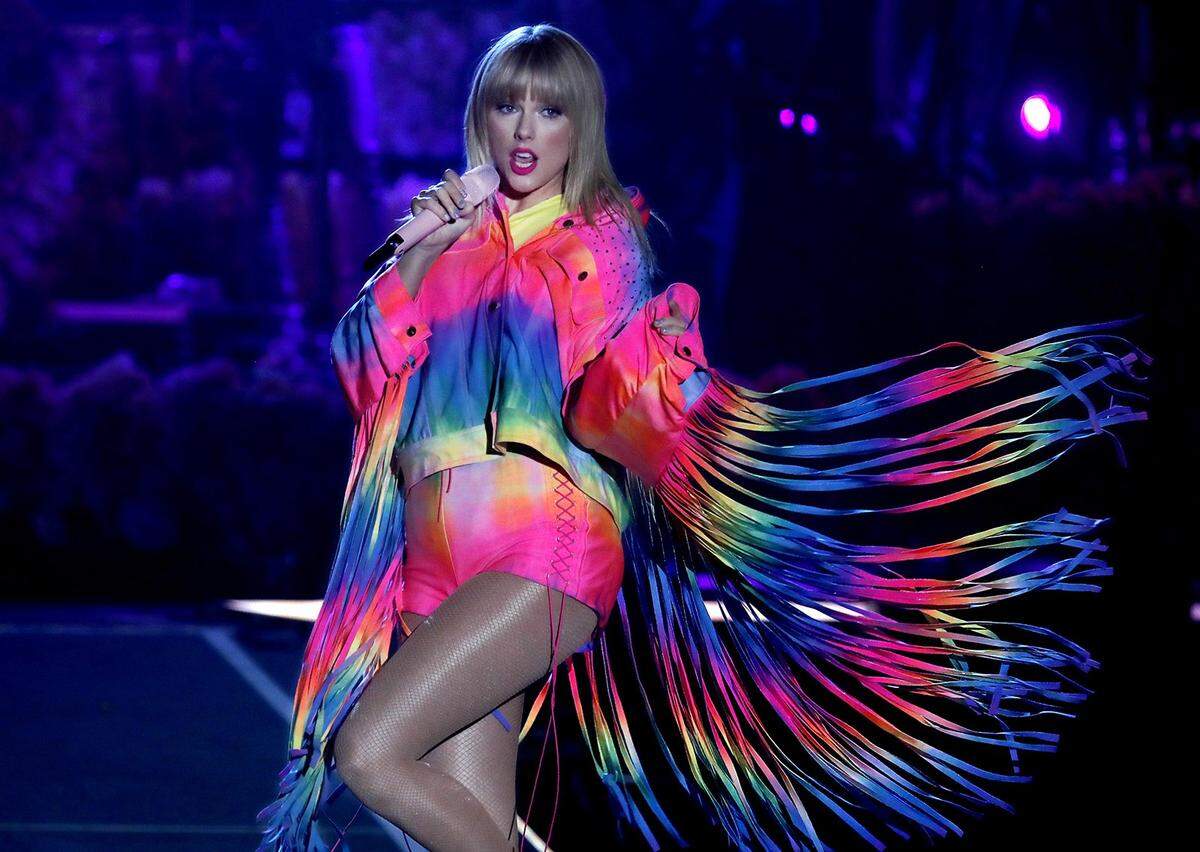 Taylor Swift performs at Wango Tango 2019 at the Dignity Health Sports Park in Carson on June 1, 2019.