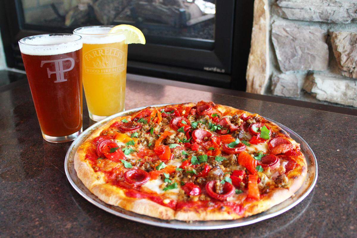 Farrelli’s Pizza, a family-owned pizza chain based in DuPont, started in Lacey in 1995. It’s known for wood-fired pies, twice-daily happy hour and family-friendly dining.