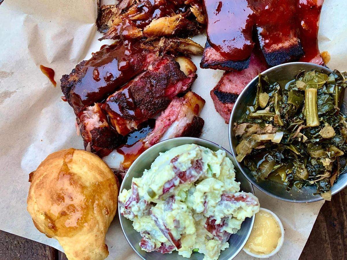 The Opal Lounge, sister to Southbay Dickerson’s in Olympia, serves smoked meats by the platter and by the pound in South Tacoma.