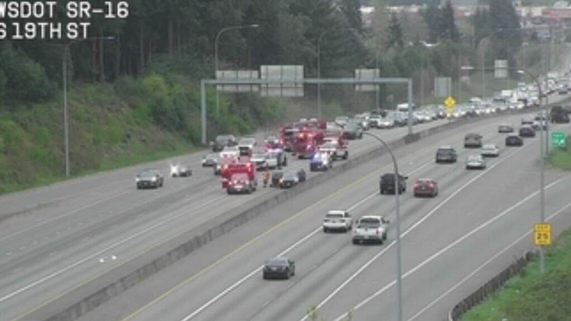 Update: Tacoma crash that reduced traffic to one lane cleared