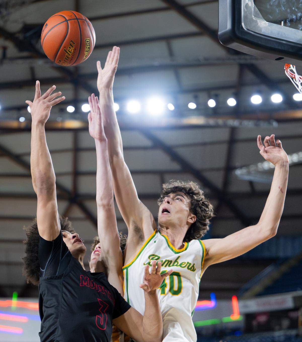 Mount Si’s Latt Ford (3) goes up against Richland’s Lucas Westerfield (40) during the second half of the Class 4A state championship game at the Tacoma Dome, on Saturday, March 2, 2024, in Tacoma, Wash.