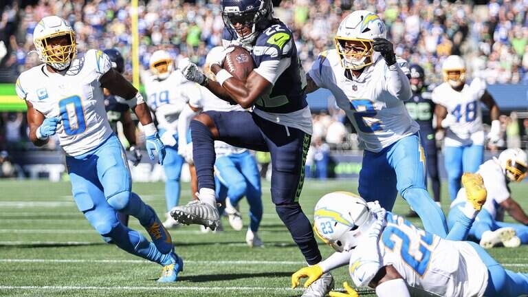 Seahawks, new TB Shaheed blitz Herbert, Chargers early, hold on for 30-23 win