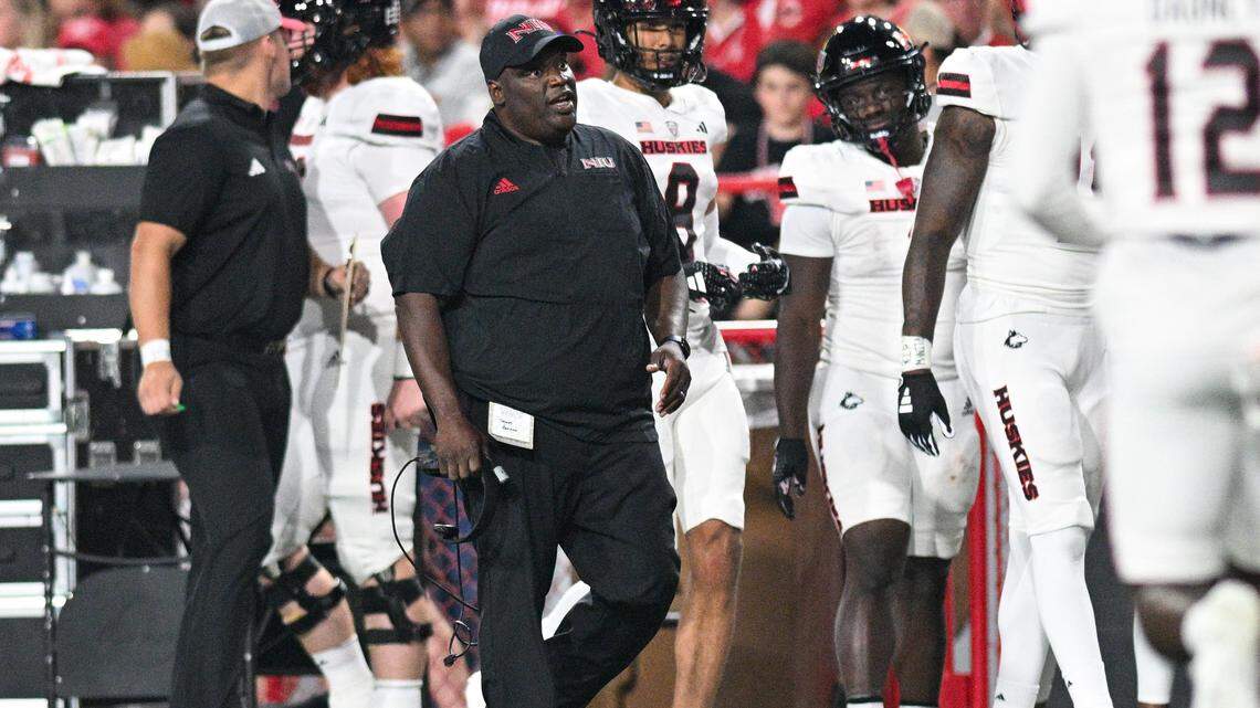 Why Macdonald’s reportedly hiring No. Illinois head coach as Seahawks RBs coach