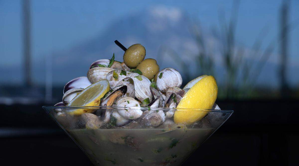 A mountain of vermouth-drenched and steamed clams served in a giant martini glass is the signature dish at Toscano’s Italian Grill in Puyallup. The restaurant celebrated 20 years in September.