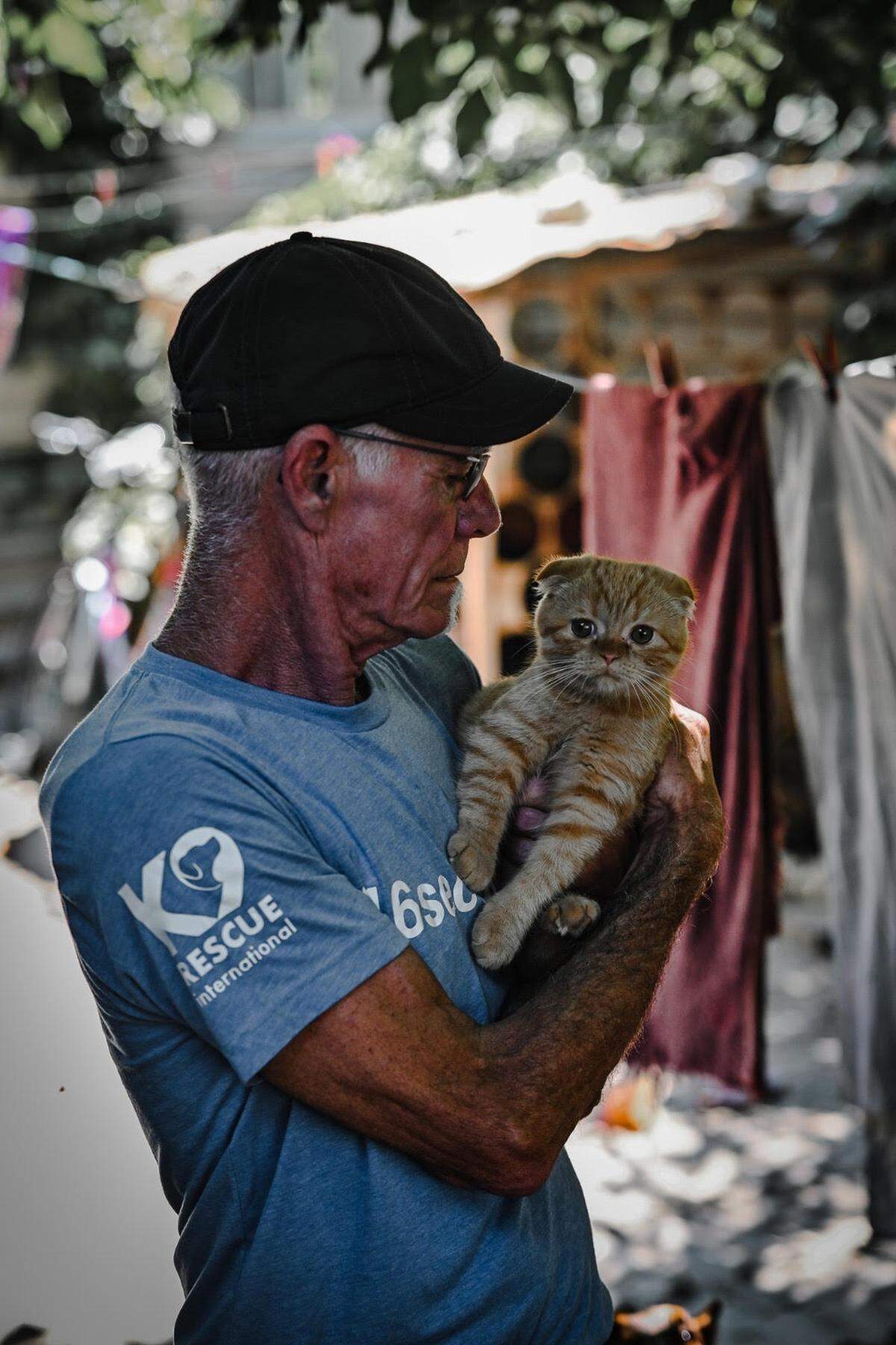 K-9 Rescue International in Ukraine rescues animals that are abandoned and in need of food and healthcare.