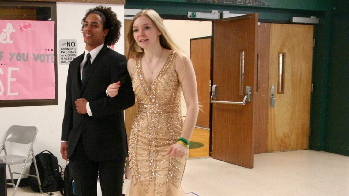 Peninsula High students will be stylin' and profilin' at next month's senior prom, thanks to a charitable in-house boutique