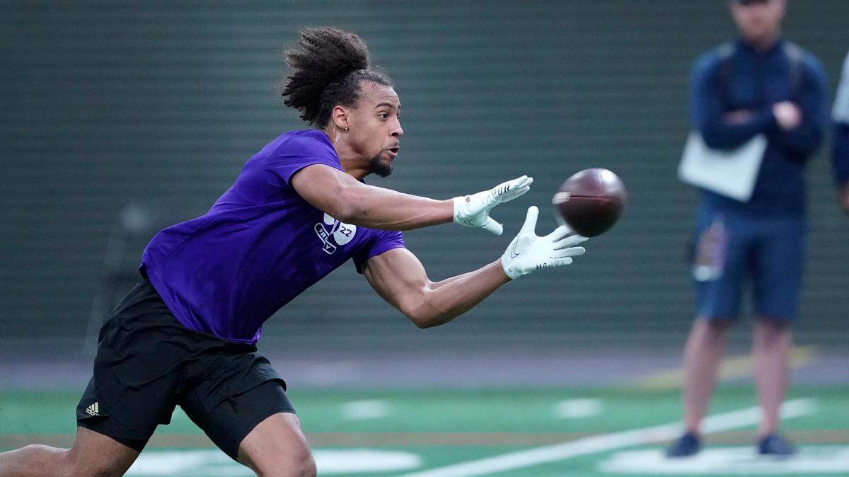 Washington cornerback Kyler Gordon makes a catch during a drill at Washington’s NFL football Pro Day, Tuesday, March 29, 2022, in Seattle.