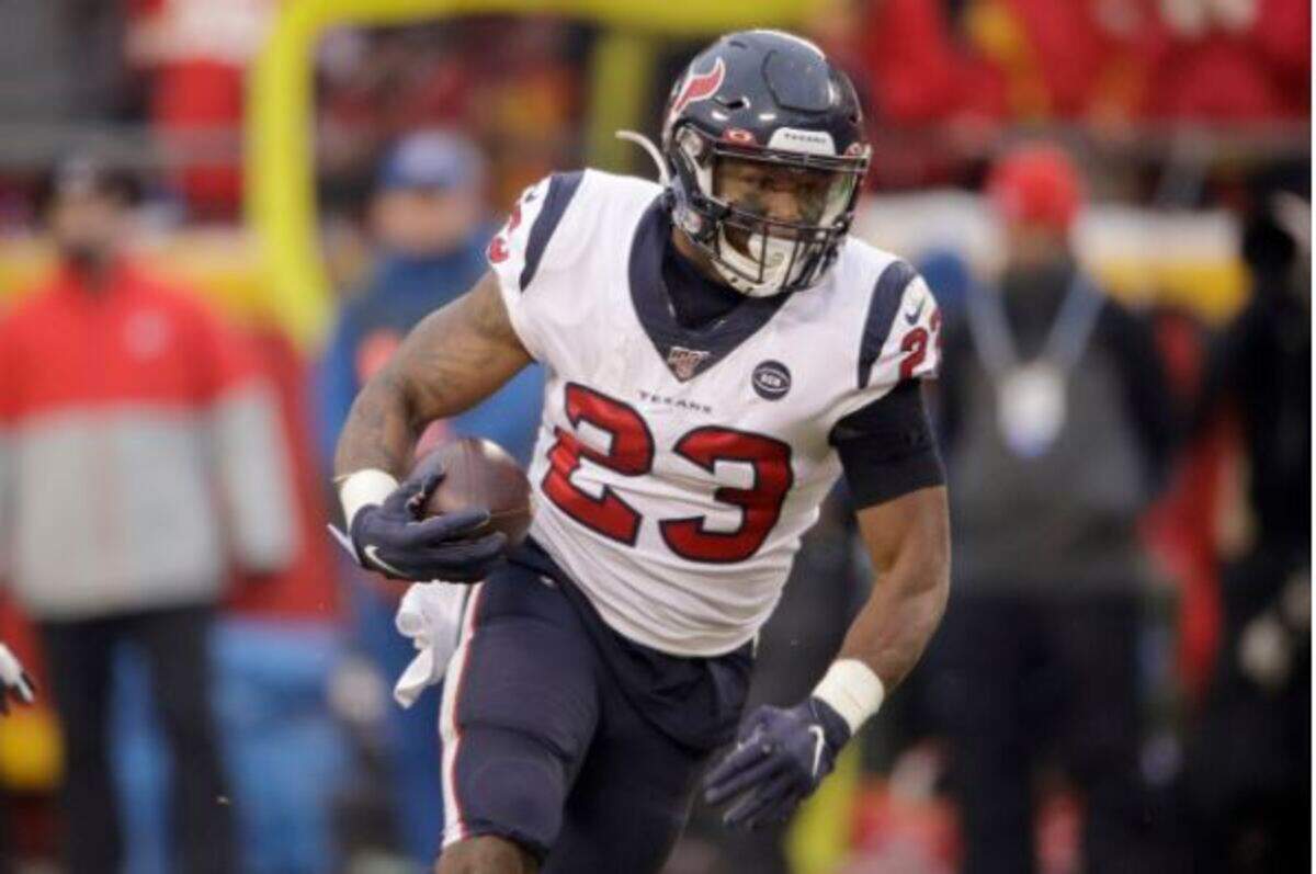 The Seahawks announced their one-year contract with free-agent running back Carlos Hyde. Coach Pete Carroll has been seeking depth at the position with Chris Carson and Rashaad Penny recovering from season-ending injuries last year.