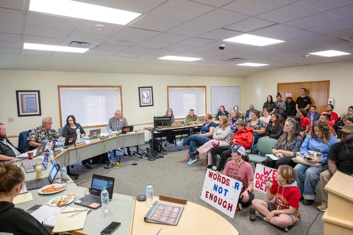 Seats are filled in the board room for a Franklin Pierce School District school board meeting on Tuesday, June 3, 2025, at the district’s administrative center. More stood near the entrance and sat in an overflow room.