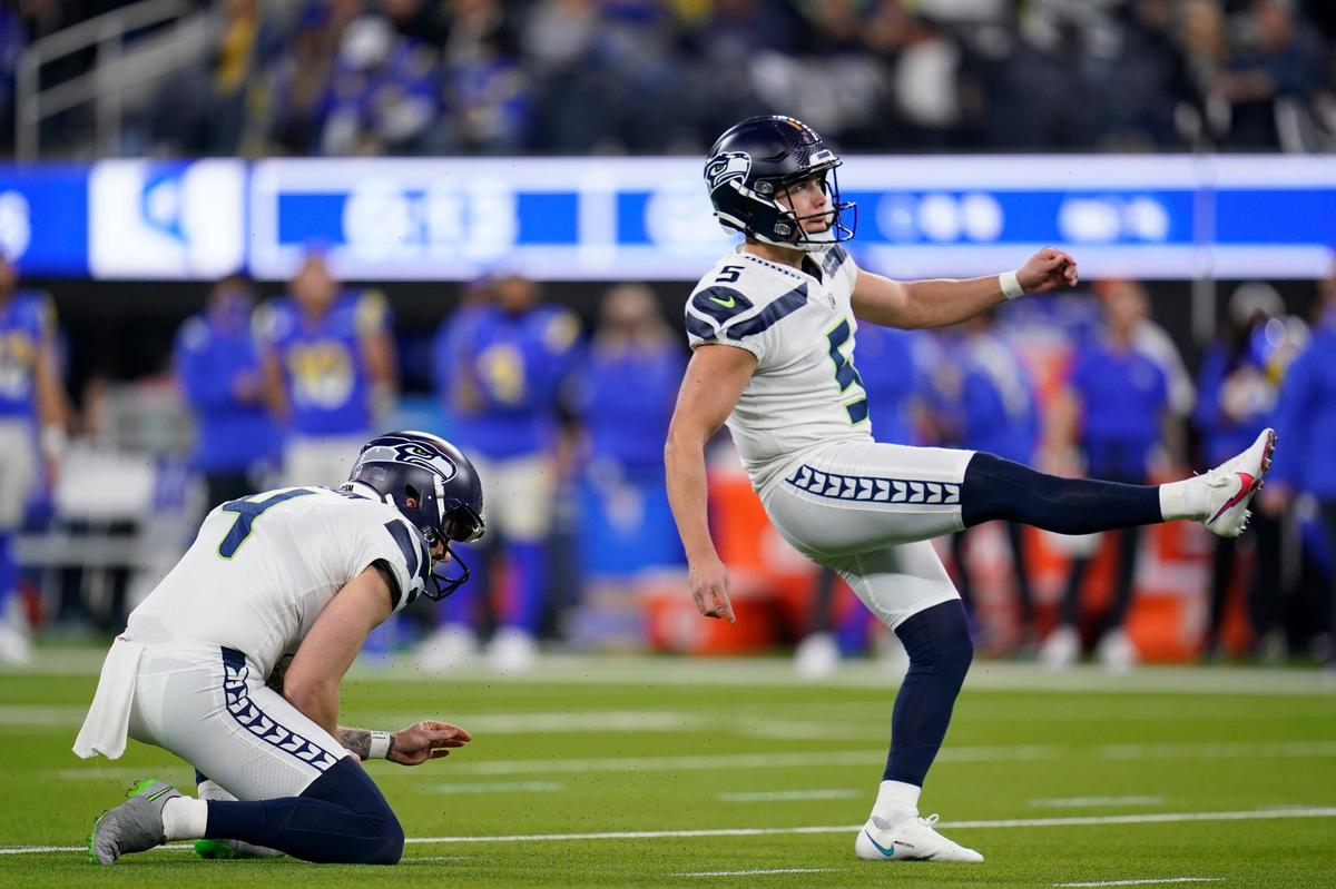 Seattle Seahawks kicker Jason Myers makes a field goal during the first half of an NFL football game Tuesday, Dec. 21, 2021, in Inglewood, Calif. (AP Photo/Ashley Landis)
