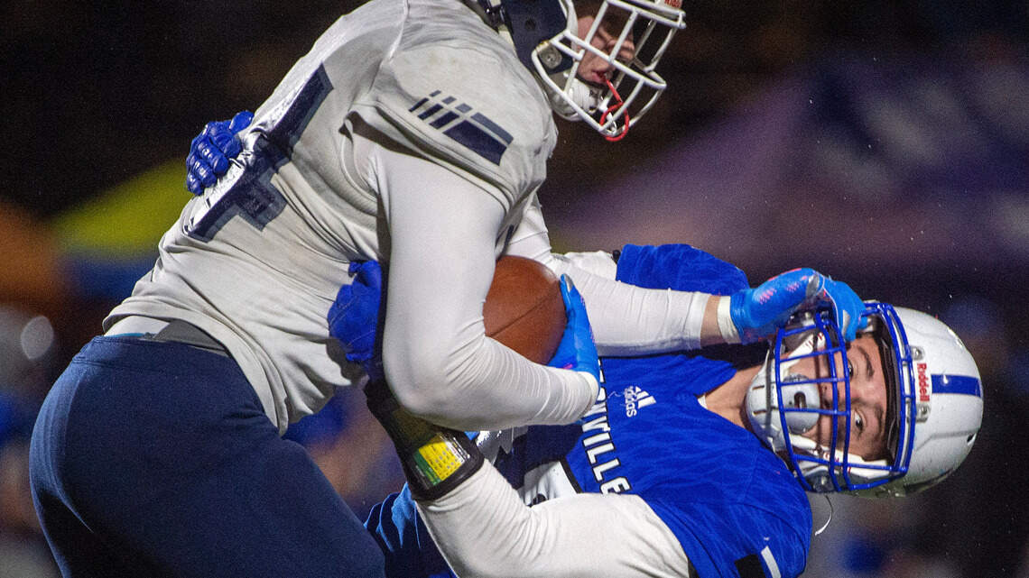 Clash of the titans: Lynden Christian smash-mouths Nooksack Valley in battle of unbeatens