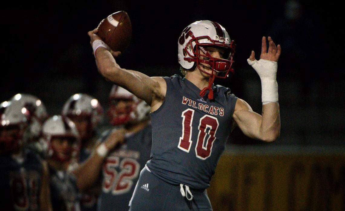 Mount Si’s Cale Millen (10) warms up before a football game. Puyallup played Mount Si in the Class 4A state quarterfinals at Mount Si High School in Snoqualmie, Wash., on Friday, Nov. 16, 2018.