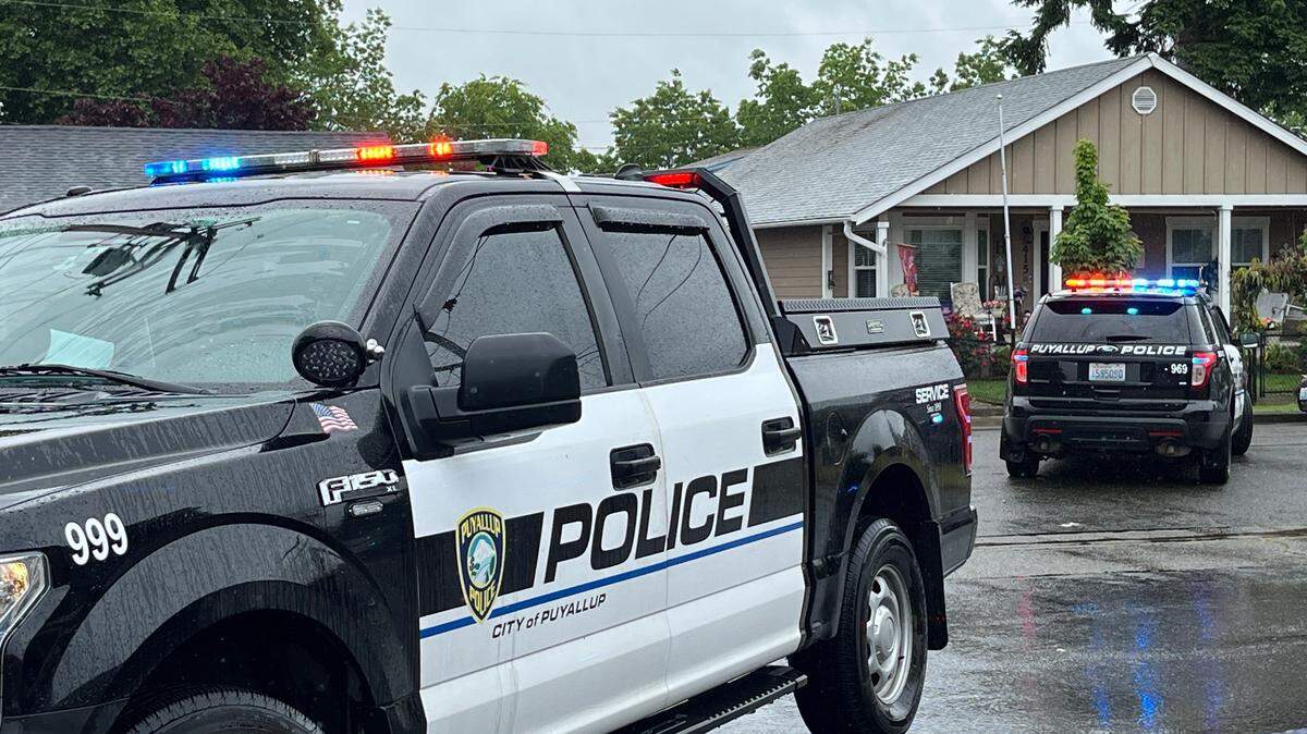 Police activity in Puyallup has closed the roadway between 4th Avenue Southeast and 7th Avenue Southeast.