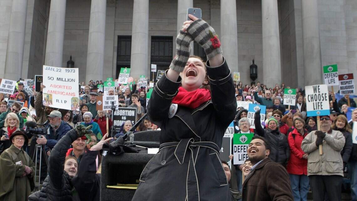No selfies for you! Banning them inside parts of Washington state Capitol seems harsh