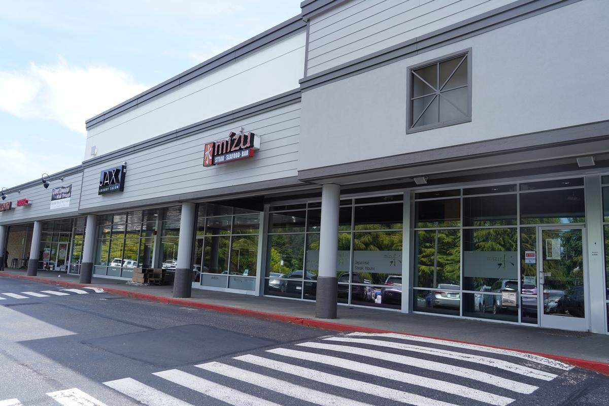 Mizu Steakhouse is one of several businesses lining the Peninsula Shopping Center, pictured on Thursday, May 21, 2026.