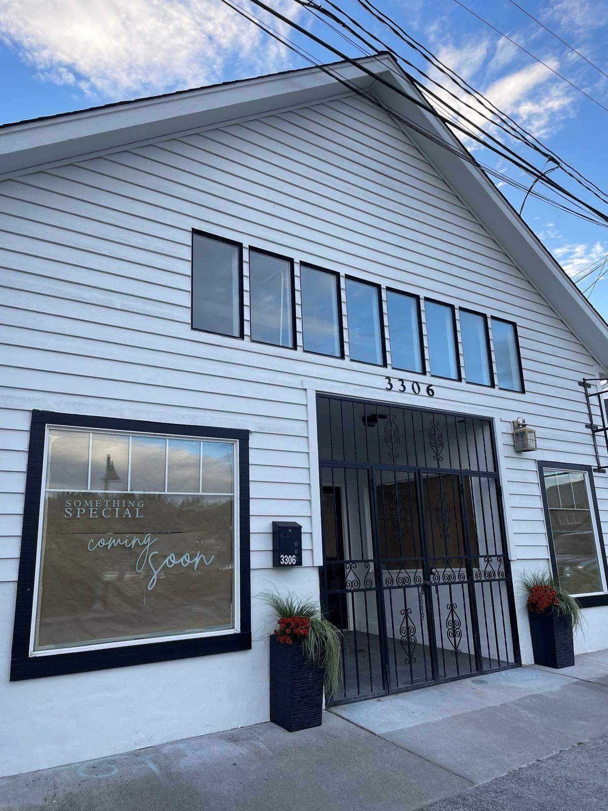 The new business in downtown Gig Harbor will soon be home to over 80 local entrepreneurs. It’s co-owned by Salena Ausburn and Caasi Dickens, two Gig Harbor moms who both already have small businesses of their own.&nbsp;
