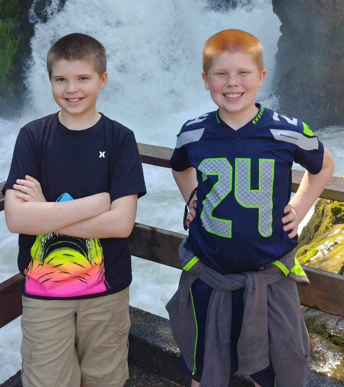 Adrian Gunter poses with his brother, Eli.