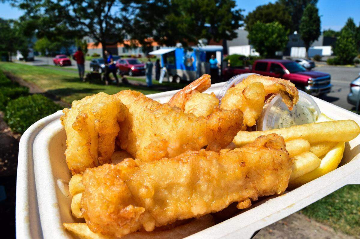 The Frying Dutchman follows a pretty regular schedule. On a sunny Friday in August, a two-piece order of fried cod and one shrimp was served with a bonus crustacean.