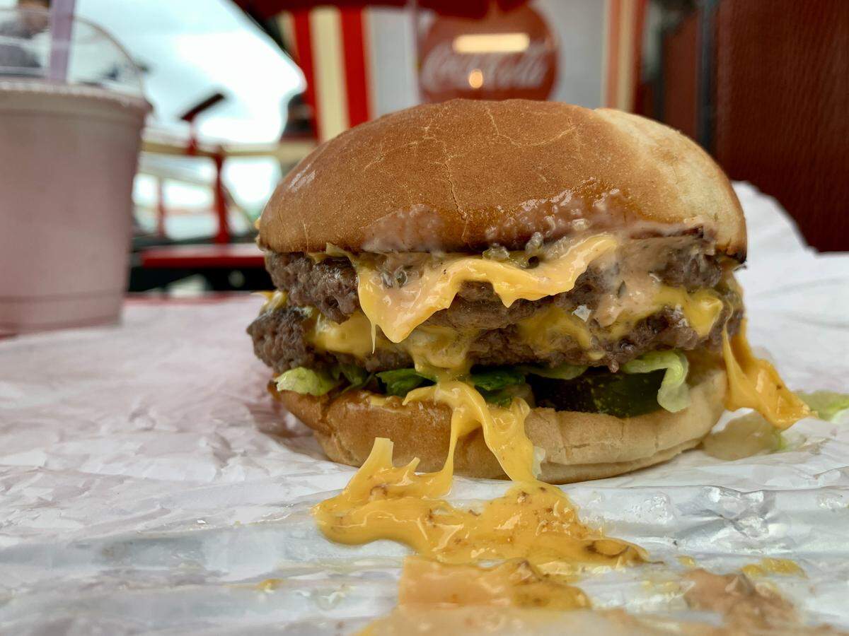 Lucky’s Drive-In, serving Parkland since 2015, focuses on the details: pickles sliced from whole kosher dills, fresh-cut onions and lettuce, a sturdy bun and very thick shakes.