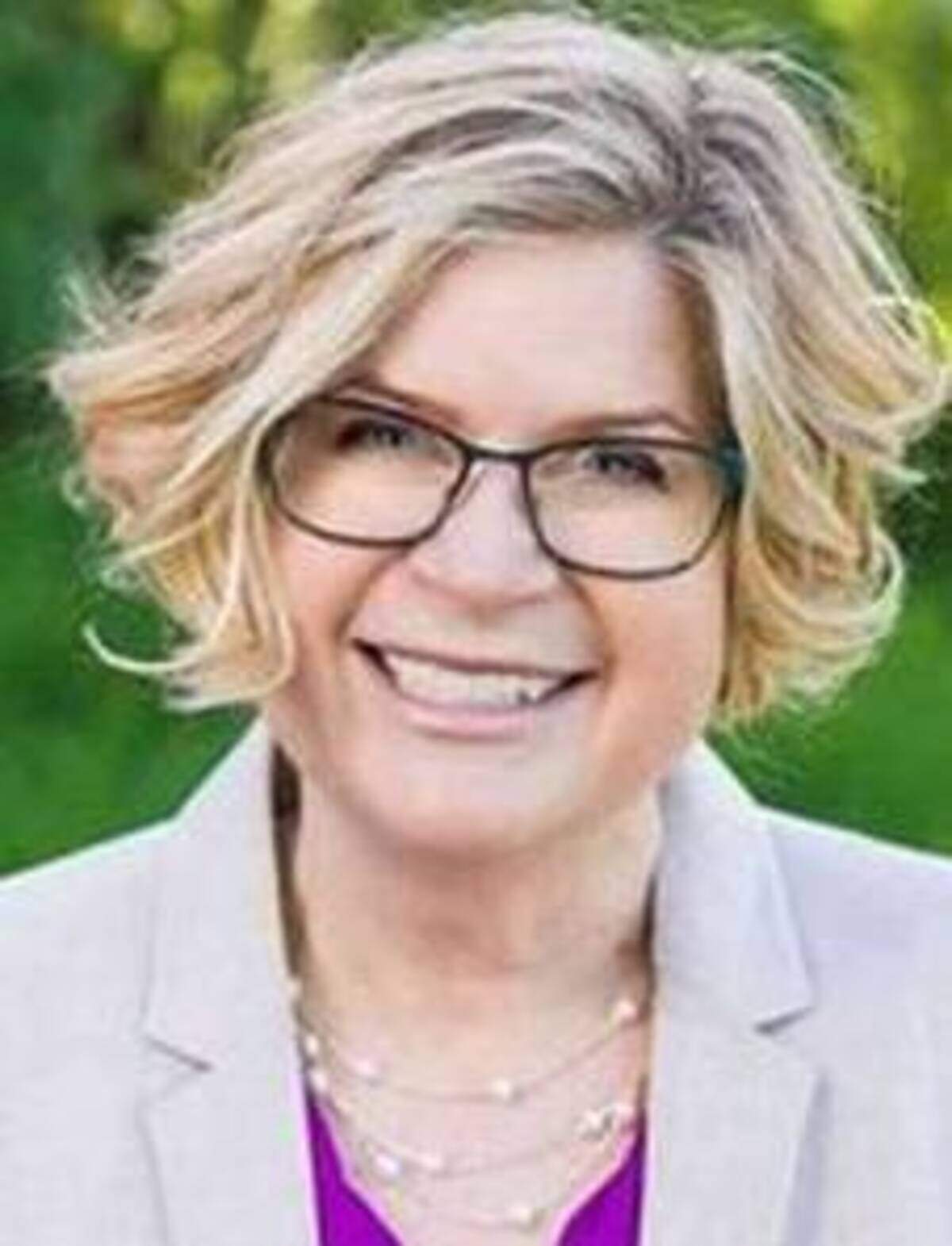 Linda Farmer is running for Lakewood City Council, Pos. 6.