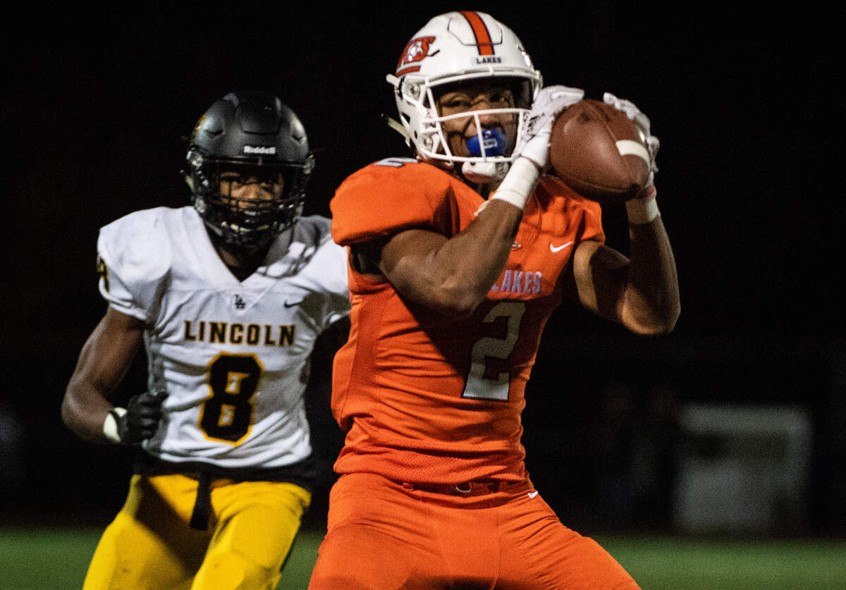 Lakes’ Jaedon Hall makes a catch during the third quarter. Lincoln played Lakes in a football game at Harry Lang Stadium in Lakewood, Wash., on Friday, Oct. 25, 2019.
