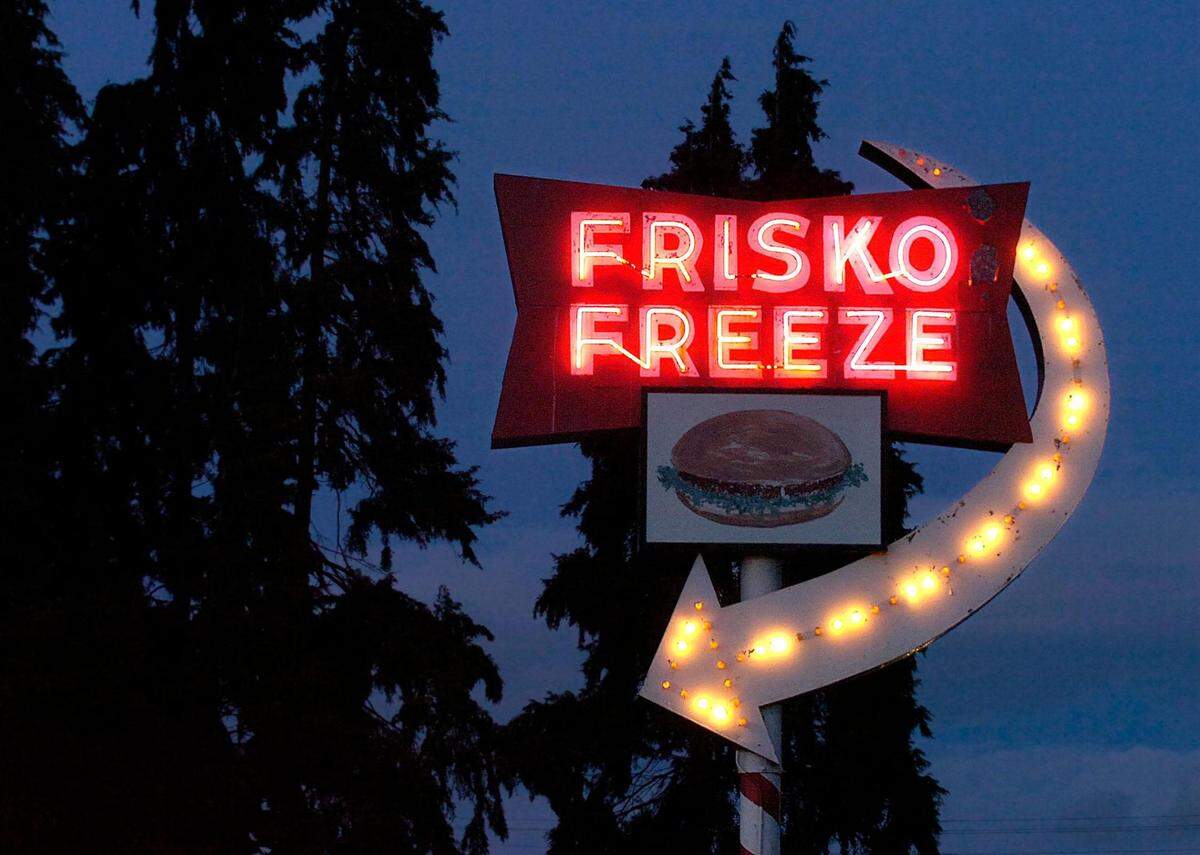 Frisko Freeze neon sign in Tacoma. (Lui Kit Wong/The News Tribune) (3/3/08)