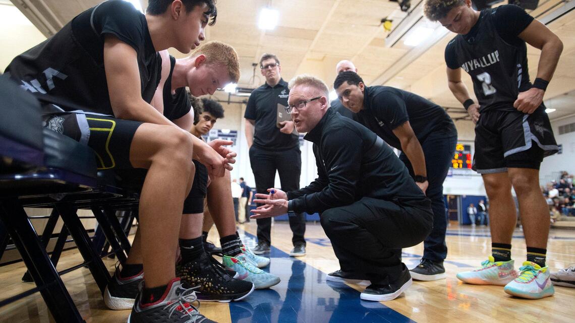 Star hoops player, his coach dad leaving Puyallup High for prep academy over COVID shutdowns