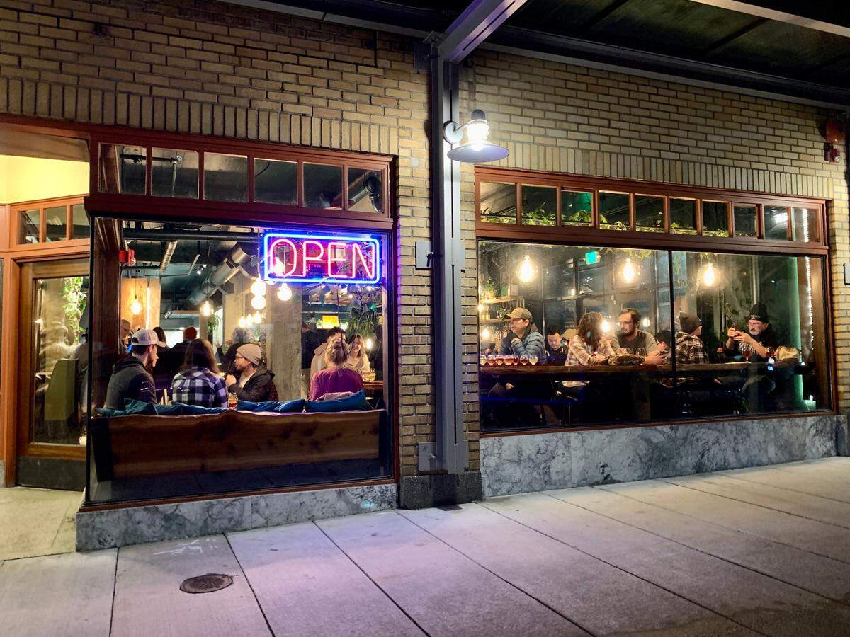 Cider & Cedar opened the doors to a nonstop flow of cider-drinkers on March 4, 2023.
