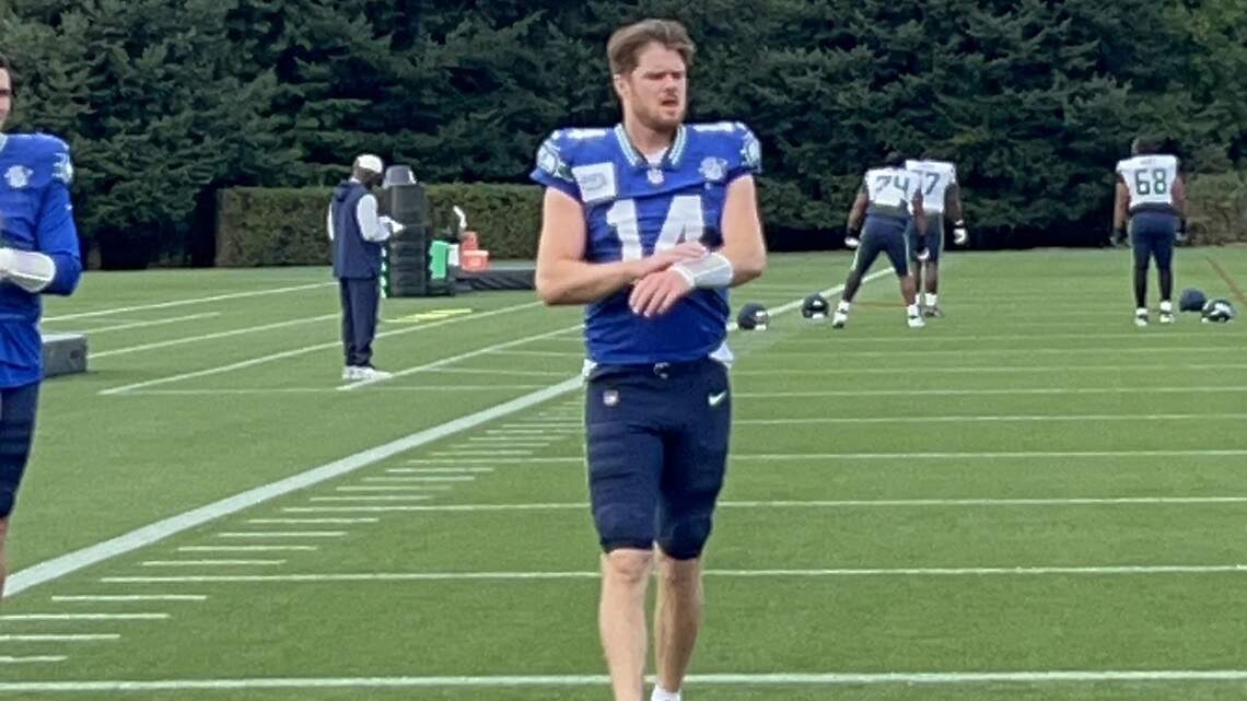 Sam Darnold back to Seahawks practice, Drew Lock also 1s reps; Emmanwori full go