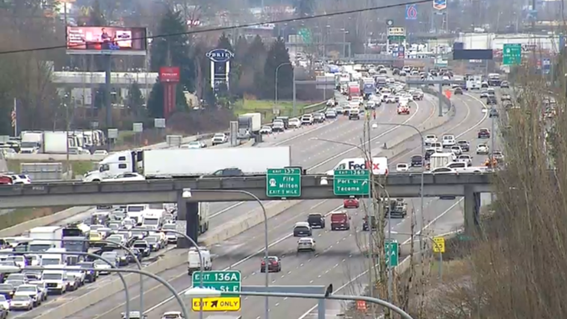 Traffic alert: Man flees trooper and wrecks on I-5. Multiple lanes blocked