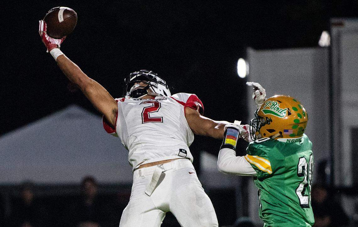Steilacoom’s Emeka Egbuka makes a one-handed touchdown catch during the second quarter. Steilacoom played Tumwater in the 2A WIAA Football State Championship at Sparks Stadium in Puyallup, Wash., on Saturday, Dec. 7, 2019.