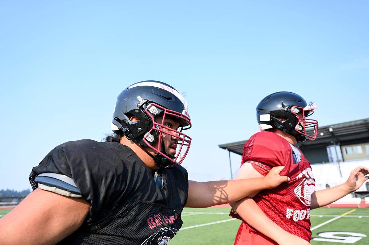 Bethel’s Jaymar Tasi runs a drill during a practice at Bethel High School, Monday, Aug. 21, 2023, in Spanaway, Wash.