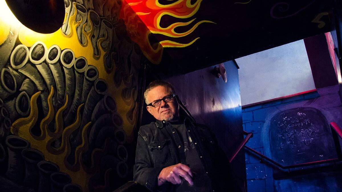 Guitarist Billy Stoops, who performs in the band Junkyard Jane, survived an apartment fire on Sunday, June 13.