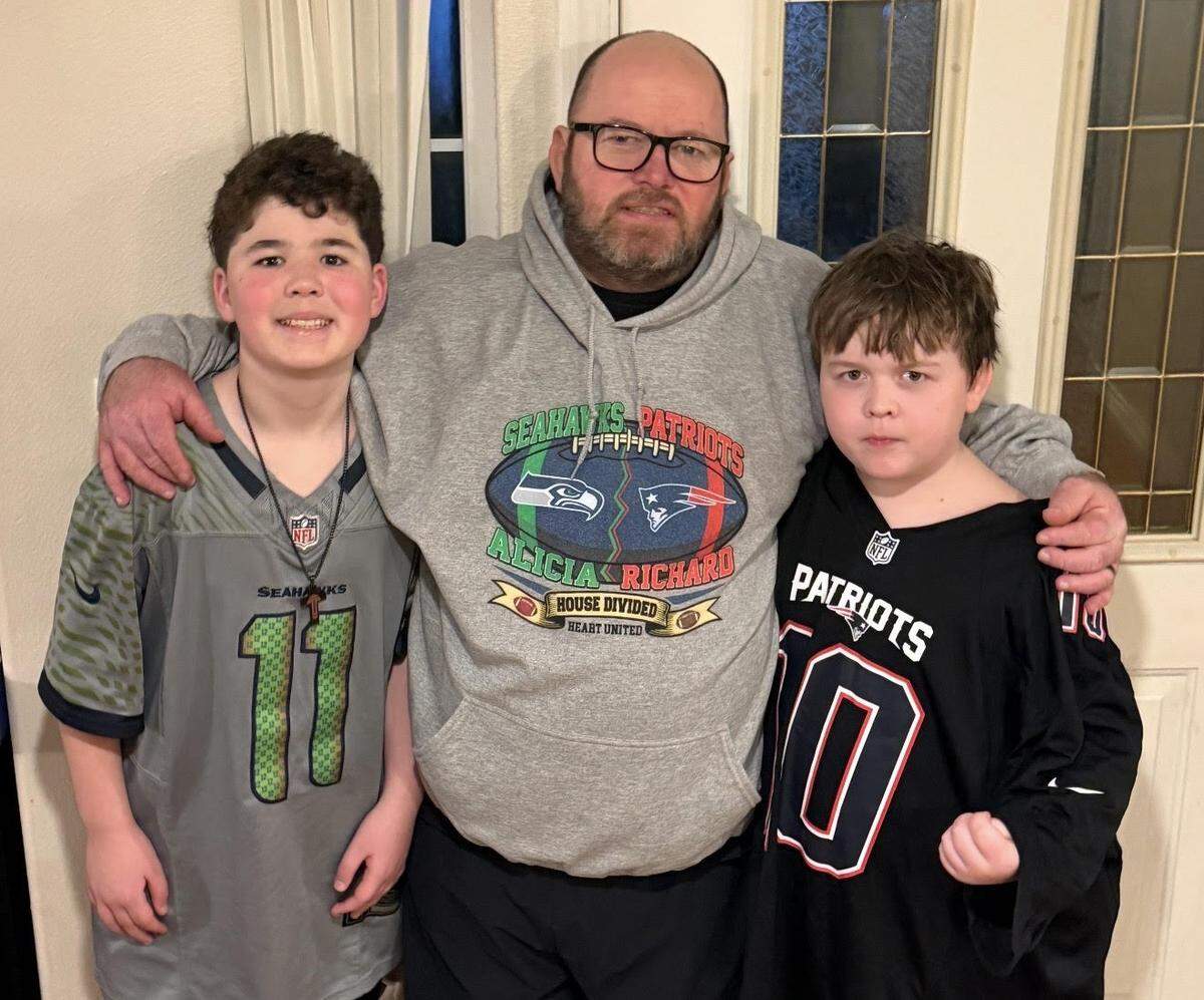 Richard Thurston said he thinks the Patriots fandom and Seahawks are actually pretty similar because of how extreme they both are. 